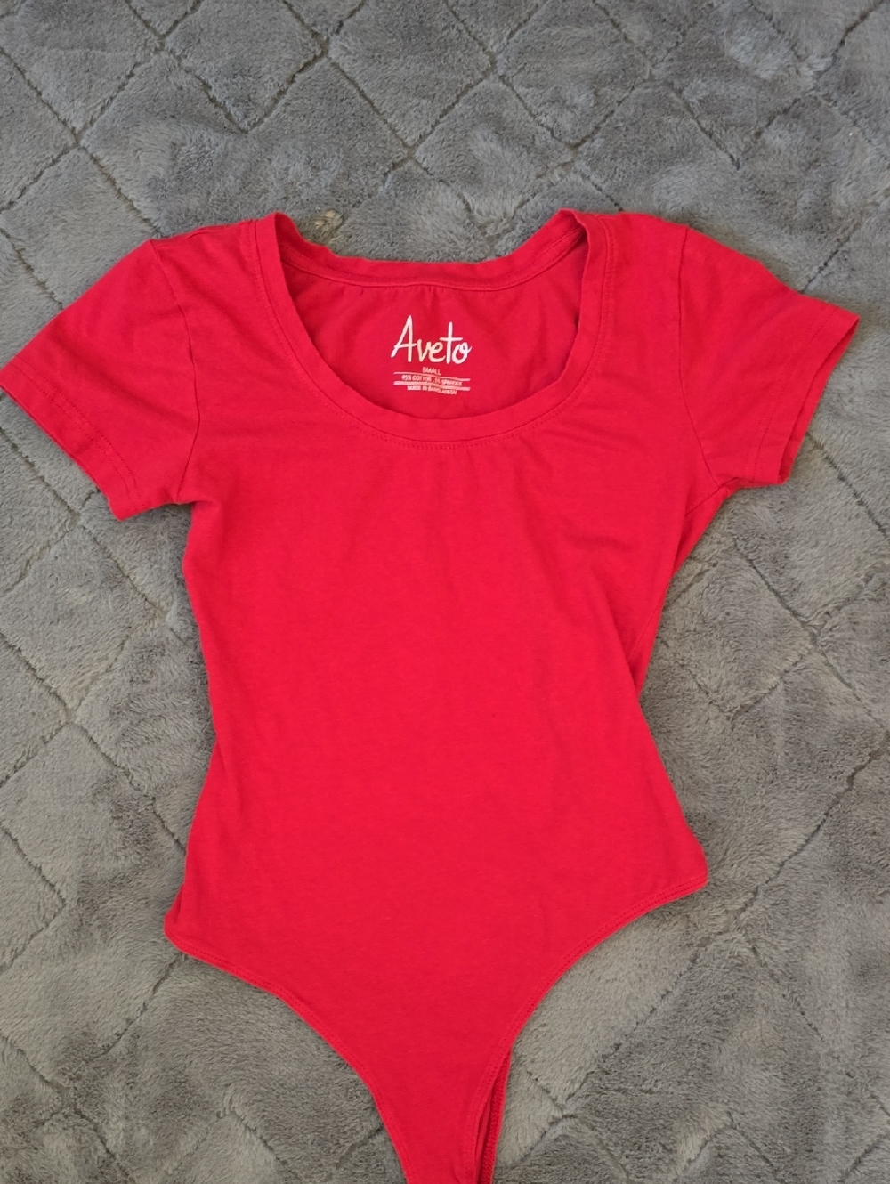 Aveto Women's Red Short-Sleeve Scoop Neck Bodysuit